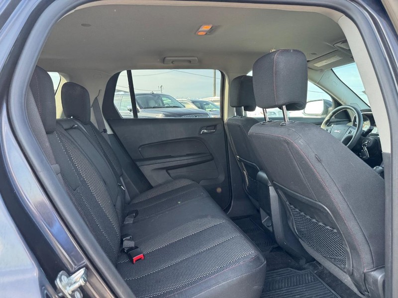 GMC Terrain Vehicle Full-screen Gallery Image 12