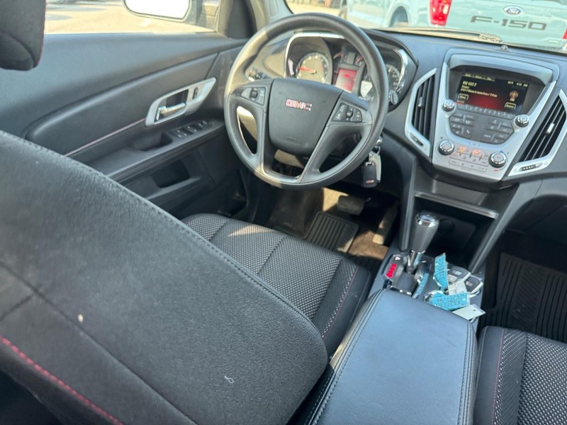 GMC Terrain Vehicle Full-screen Gallery Image 13
