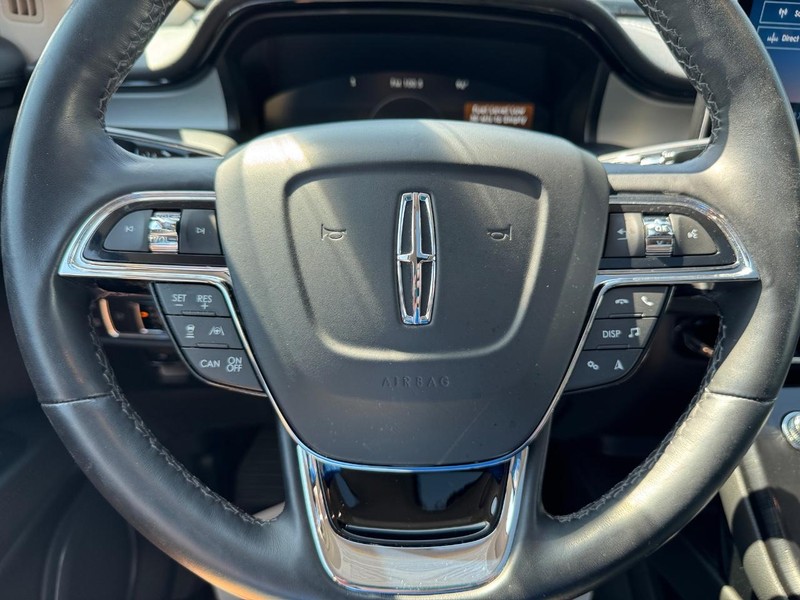 Lincoln Nautilus Vehicle Full-screen Gallery Image 20