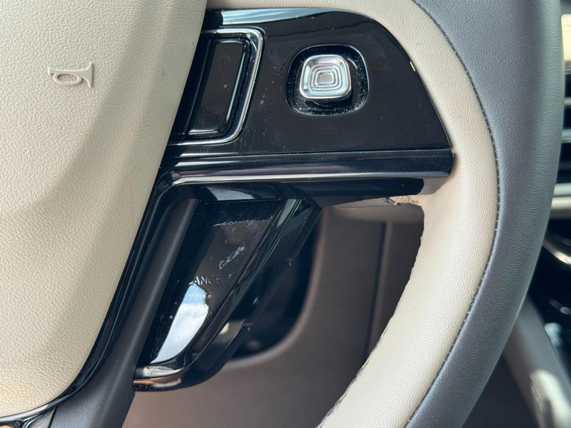 Lincoln Corsair Vehicle Full-screen Gallery Image 19
