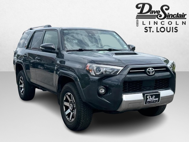 Toyota 4Runner Vehicle Full-screen Gallery Image 03
