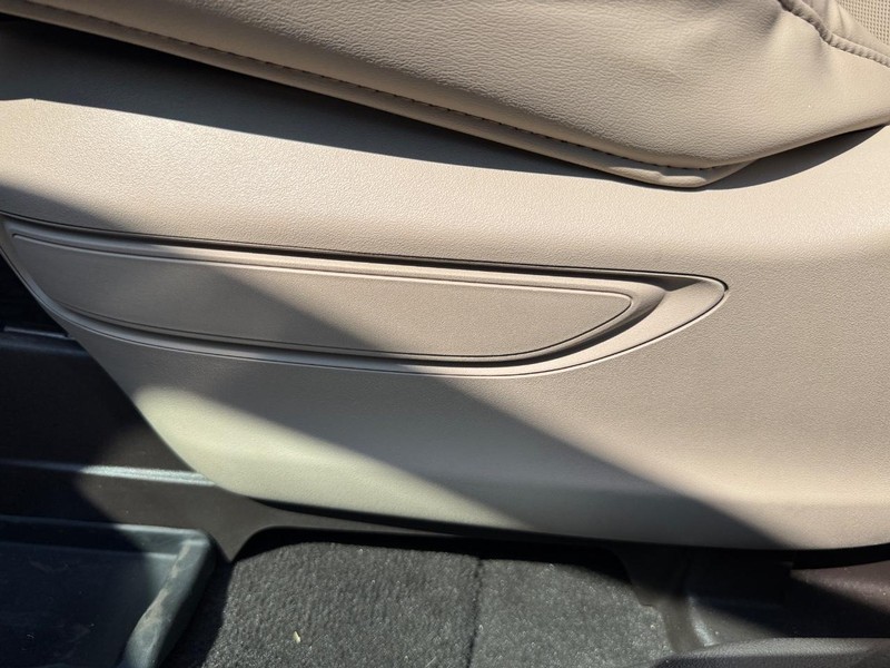 Lincoln Aviator Vehicle Full-screen Gallery Image 18