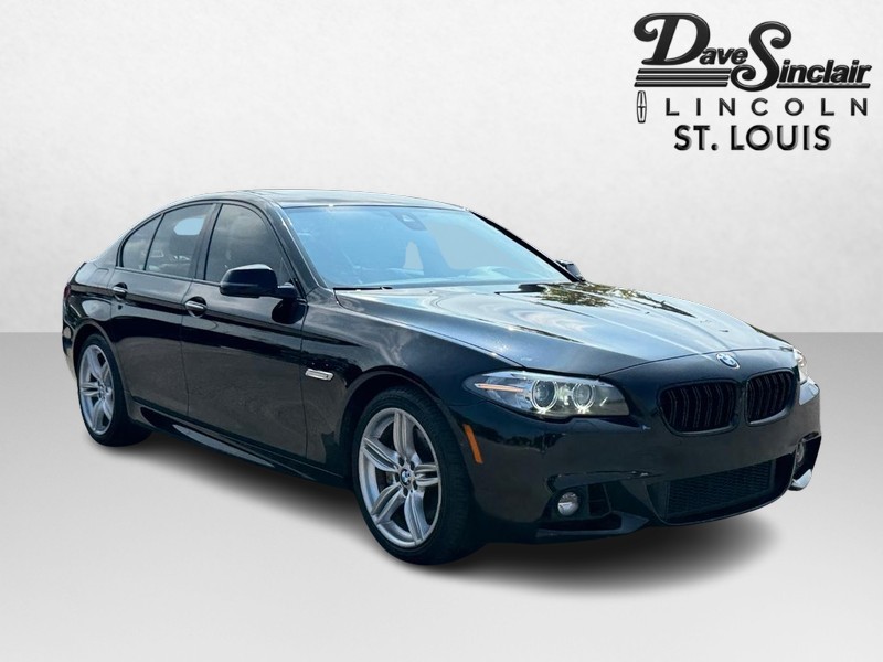 BMW 5 Series Vehicle Full-screen Gallery Image 03