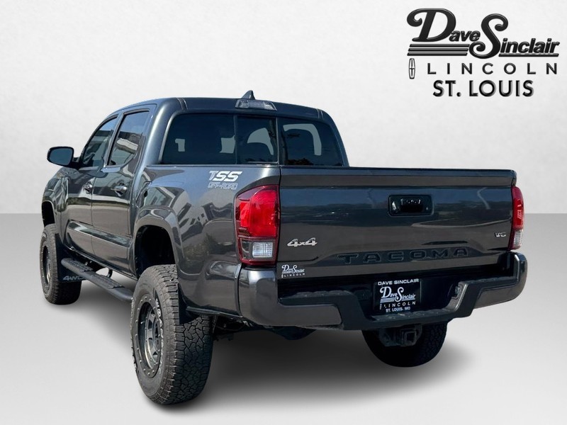 Toyota Tacoma 4WD Vehicle Full-screen Gallery Image 07