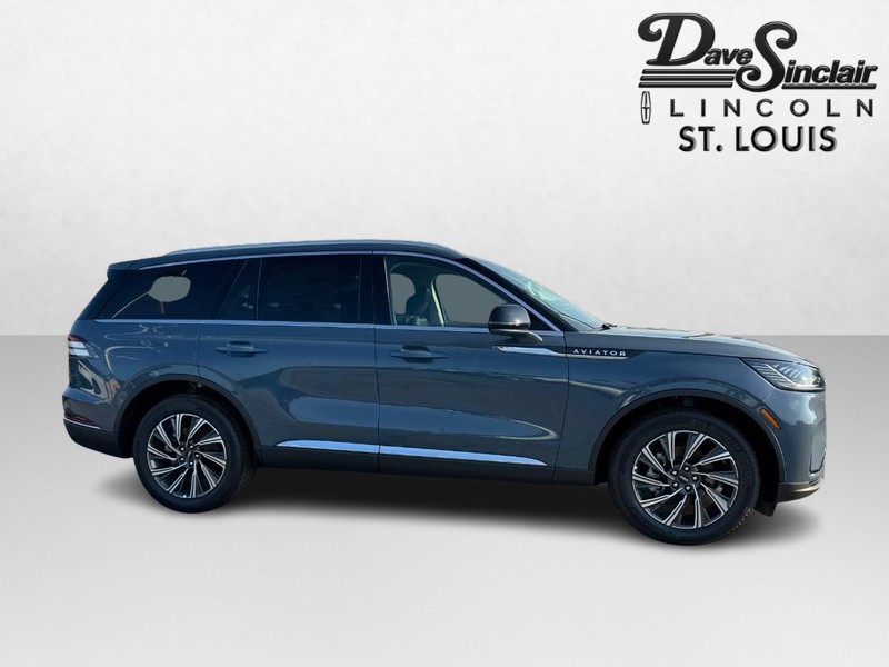 Lincoln Aviator Vehicle Full-screen Gallery Image 04