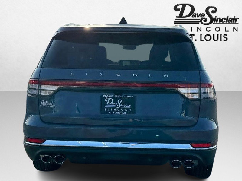 Lincoln Aviator Vehicle Full-screen Gallery Image 06