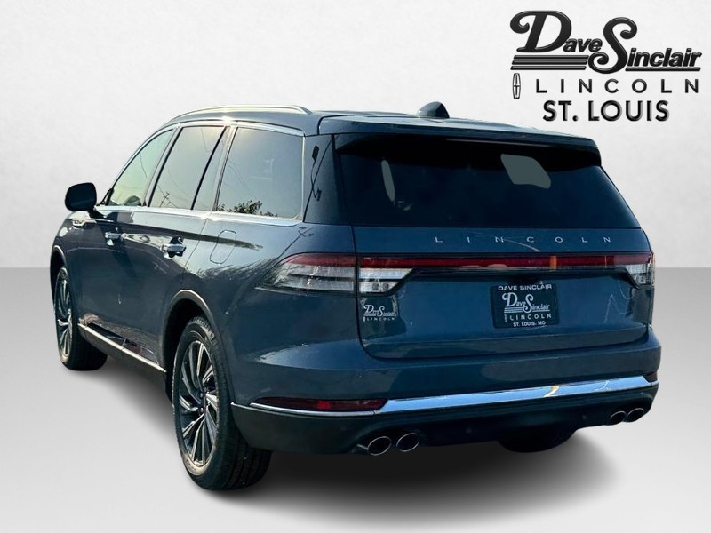 Lincoln Aviator Vehicle Full-screen Gallery Image 07