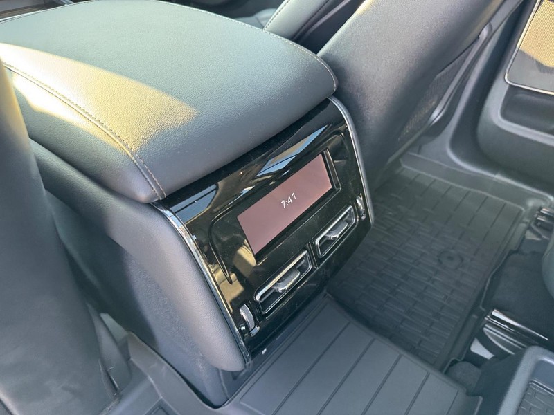 Lincoln Aviator Vehicle Full-screen Gallery Image 13