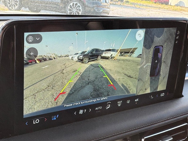 Lincoln Aviator Vehicle Full-screen Gallery Image 26