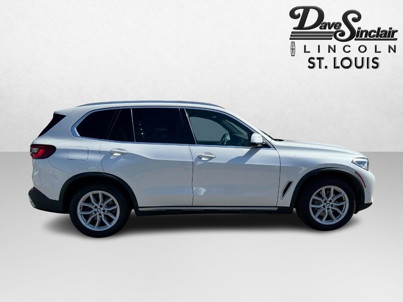 BMW X5 Vehicle Full-screen Gallery Image 04
