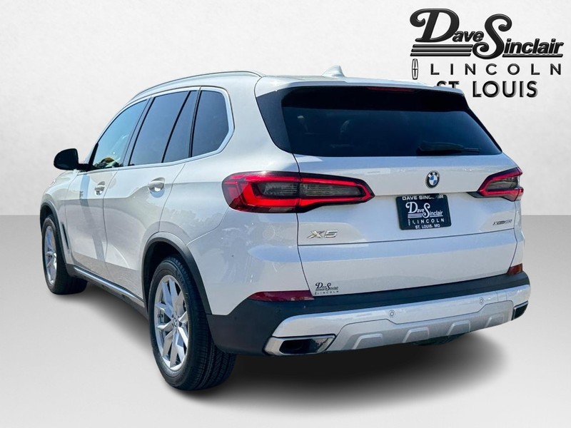 BMW X5 Vehicle Full-screen Gallery Image 07
