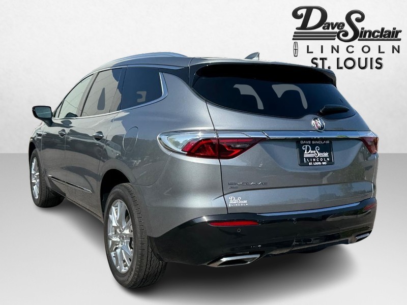 Buick Enclave Vehicle Full-screen Gallery Image 07