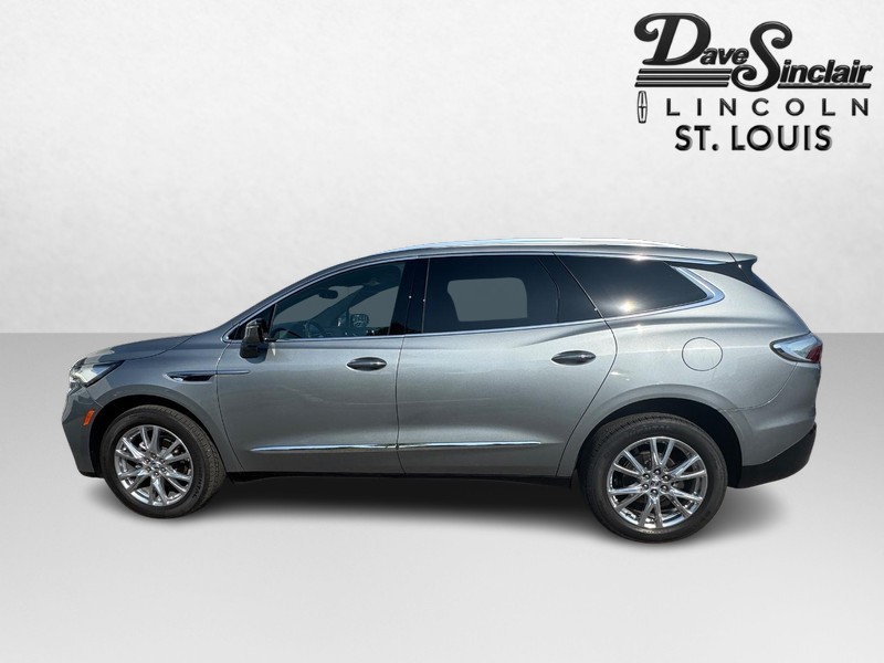 Buick Enclave Vehicle Full-screen Gallery Image 09