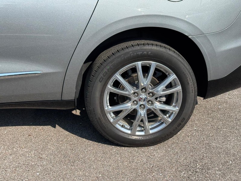 Buick Enclave Vehicle Full-screen Gallery Image 10