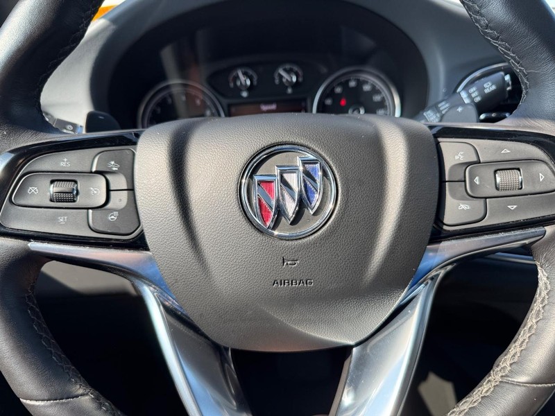 Buick Enclave Vehicle Full-screen Gallery Image 21
