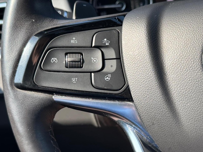 Buick Enclave Vehicle Full-screen Gallery Image 22