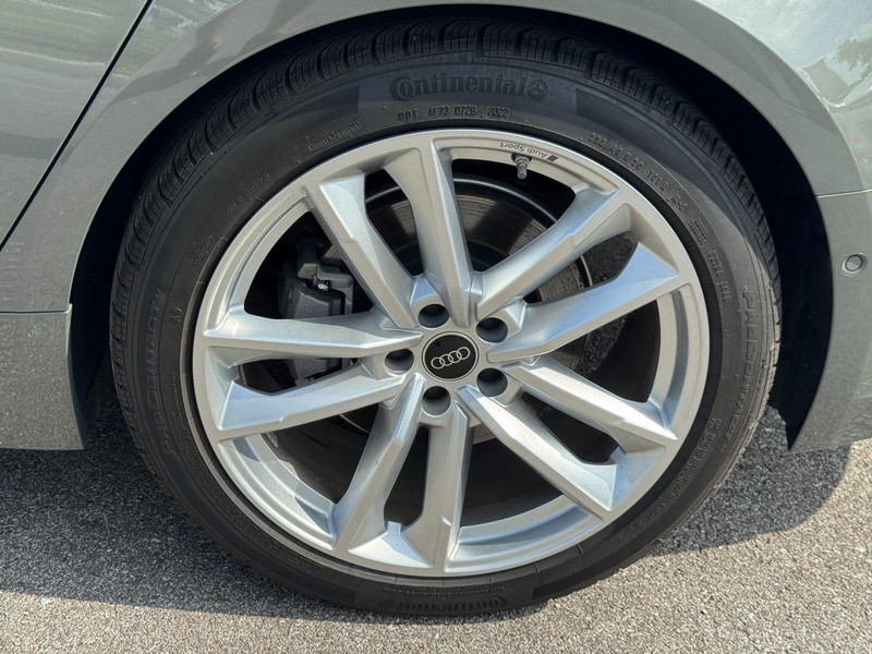 Audi A7 Vehicle Full-screen Gallery Image 10