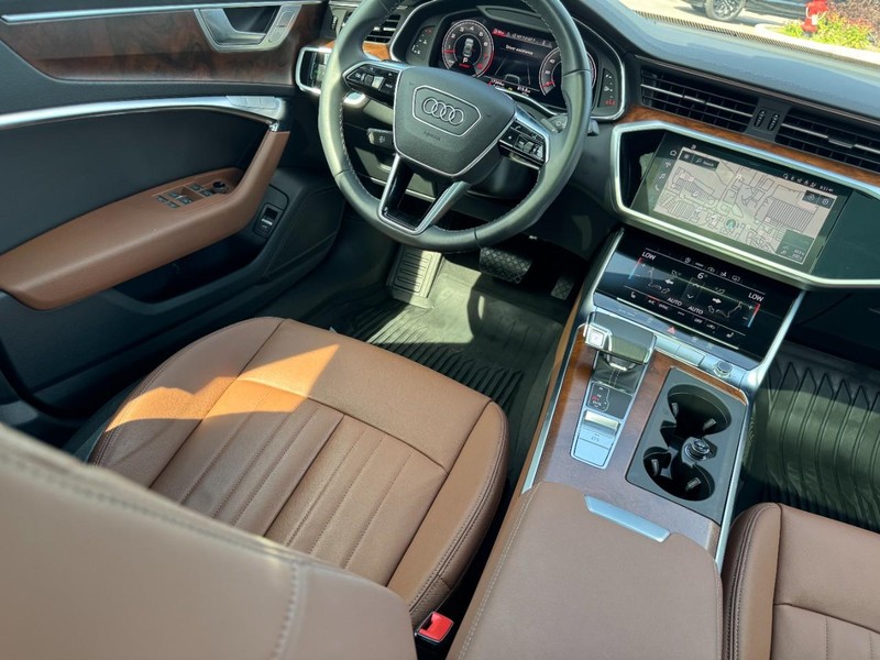 Audi A7 Vehicle Full-screen Gallery Image 13