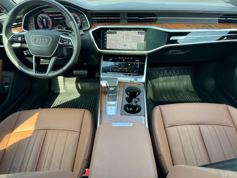 Audi A7 Vehicle Full-screen Gallery Image 14