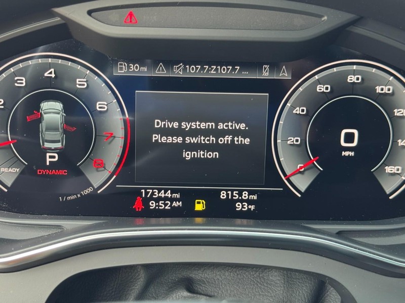 Audi A7 Vehicle Full-screen Gallery Image 22