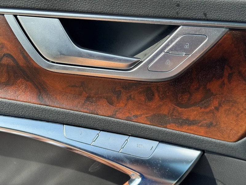 Audi A7 Vehicle Full-screen Gallery Image 23