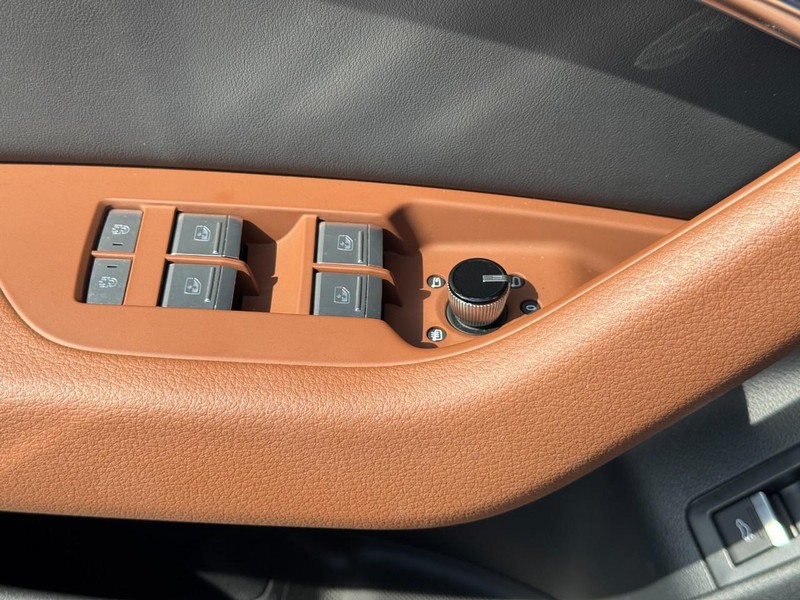 Audi A7 Vehicle Full-screen Gallery Image 24