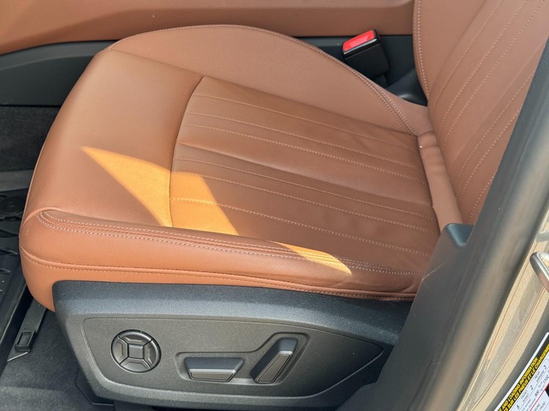 Audi A7 Vehicle Full-screen Gallery Image 26