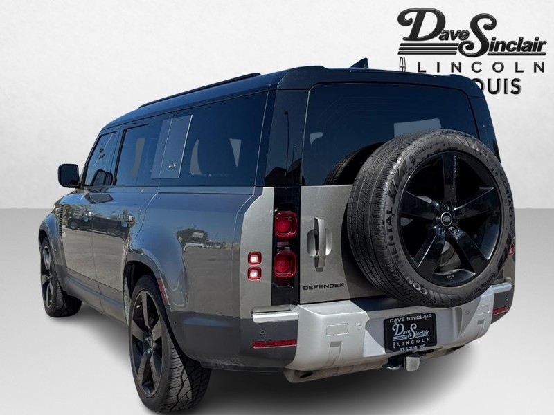 Land Rover Defender Vehicle Full-screen Gallery Image 07