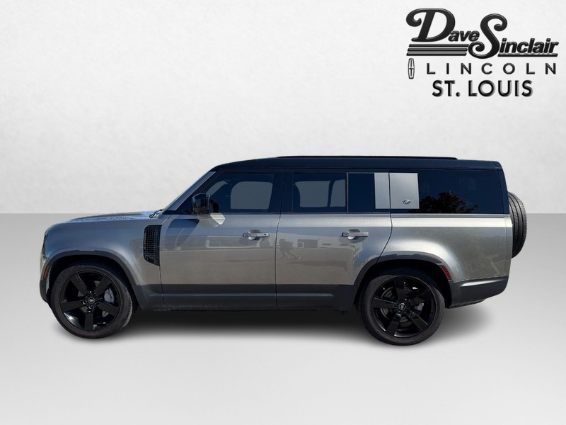 Land Rover Defender Vehicle Full-screen Gallery Image 09