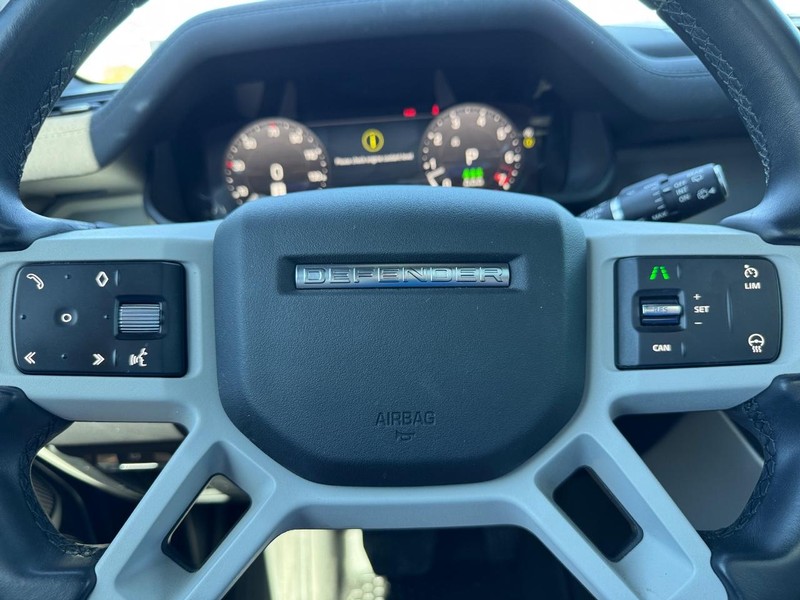 Land Rover Defender Vehicle Full-screen Gallery Image 22