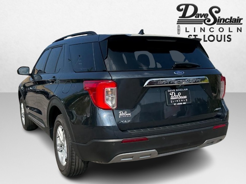 Ford Explorer Vehicle Full-screen Gallery Image 07