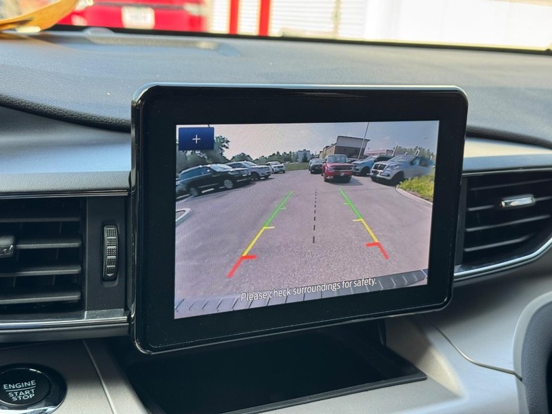 Ford Explorer Vehicle Full-screen Gallery Image 23