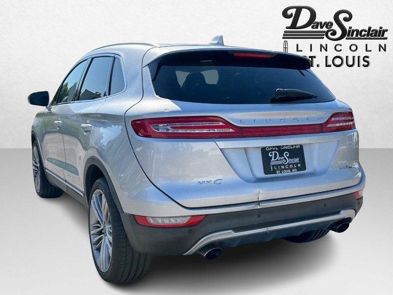 Lincoln MKC Vehicle Full-screen Gallery Image 07