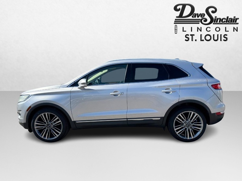 Lincoln MKC Vehicle Full-screen Gallery Image 09