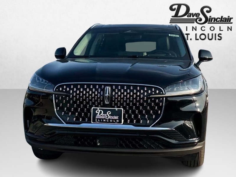 Lincoln Aviator Vehicle Full-screen Gallery Image 02