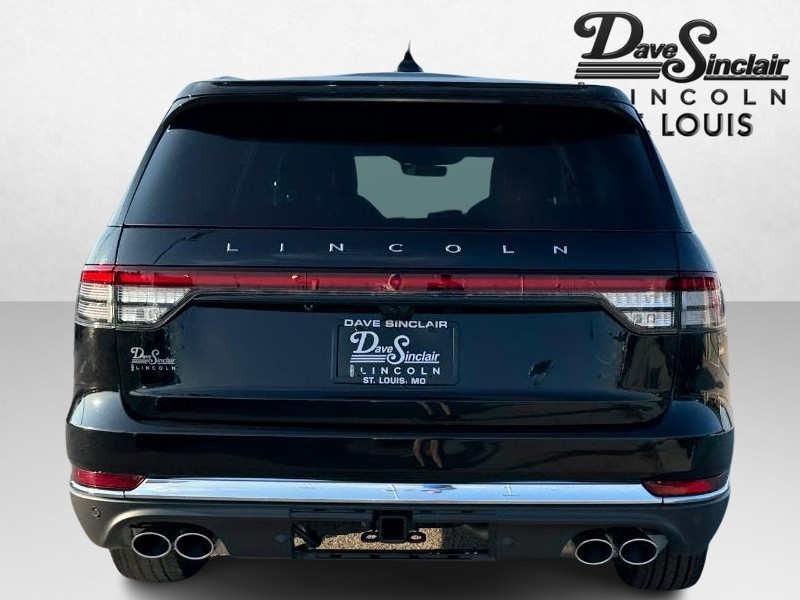 Lincoln Aviator Vehicle Full-screen Gallery Image 06