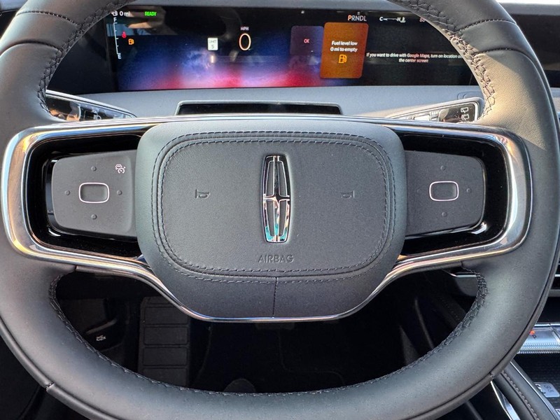 Lincoln Nautilus Vehicle Full-screen Gallery Image 20