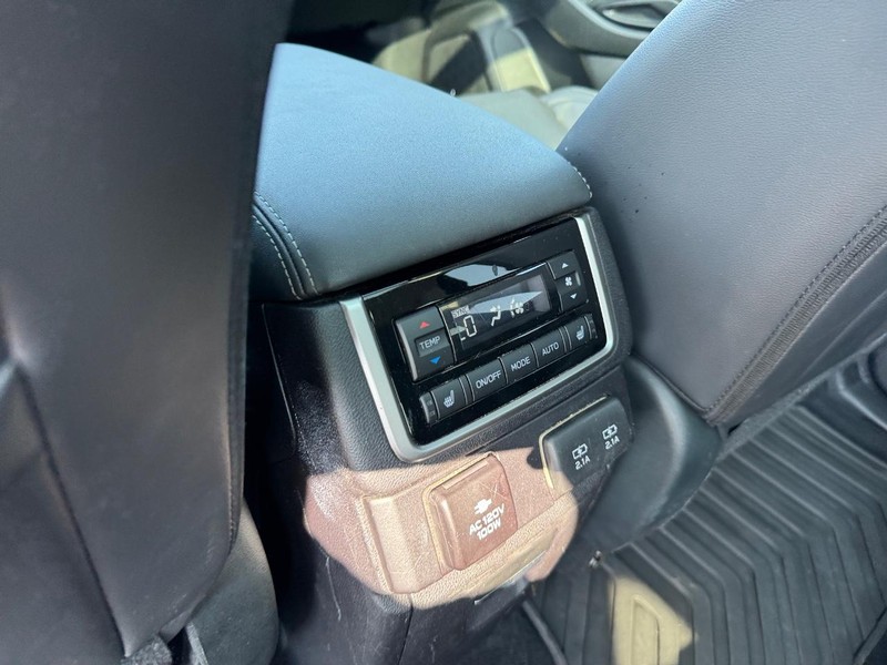 Subaru Ascent Vehicle Full-screen Gallery Image 13