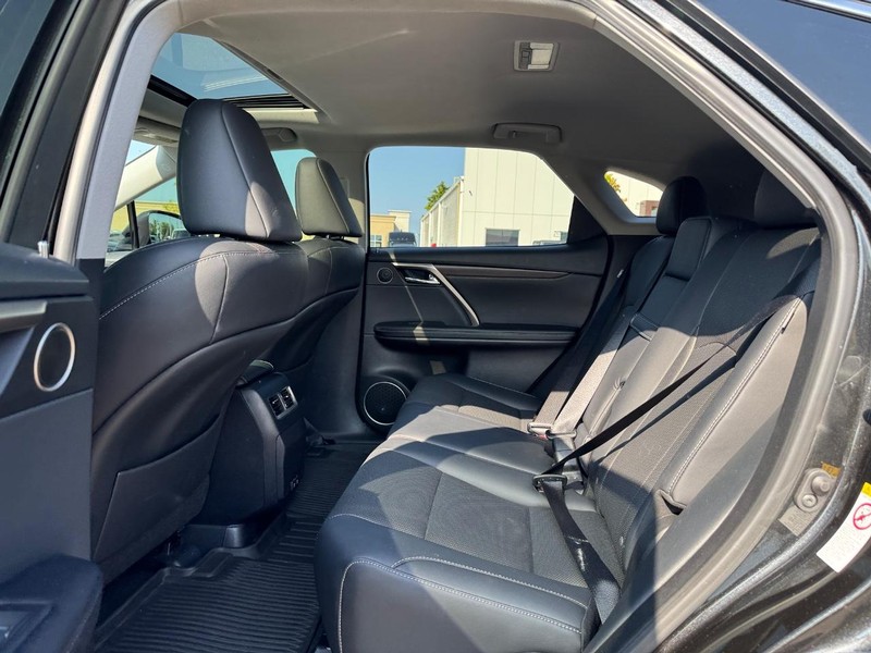 Lexus RX Vehicle Full-screen Gallery Image 11