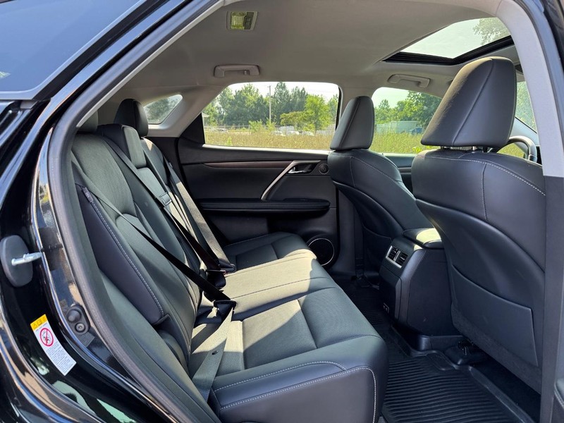 Lexus RX Vehicle Full-screen Gallery Image 13
