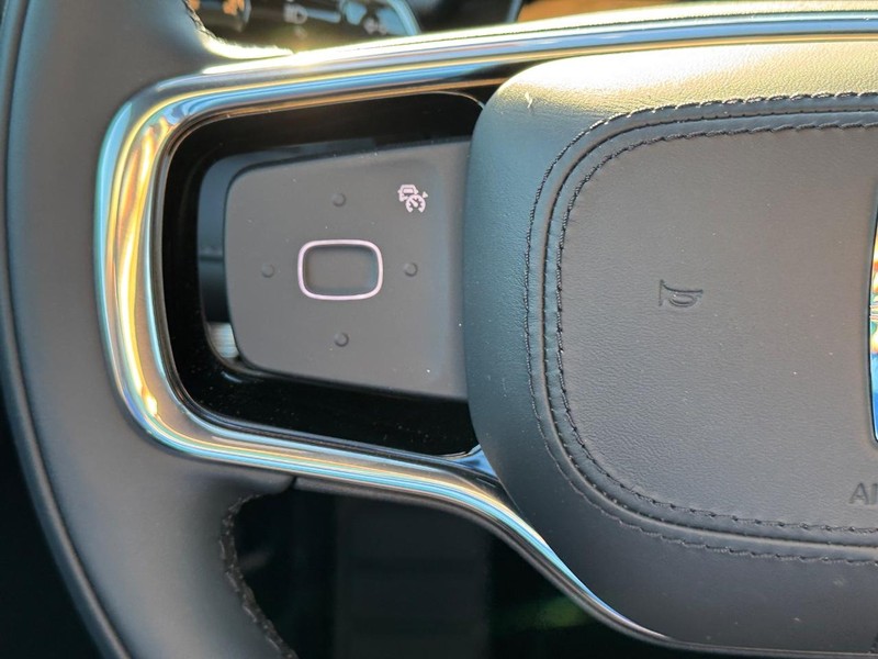 Lincoln Nautilus Vehicle Full-screen Gallery Image 21