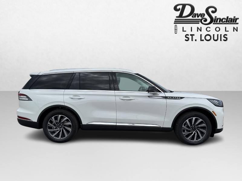Lincoln Aviator Vehicle Full-screen Gallery Image 04