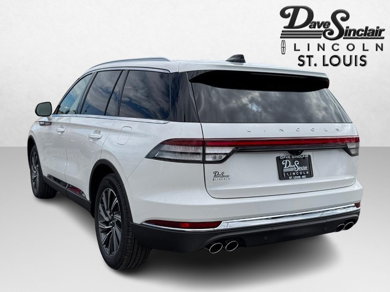 Lincoln Aviator Vehicle Full-screen Gallery Image 07