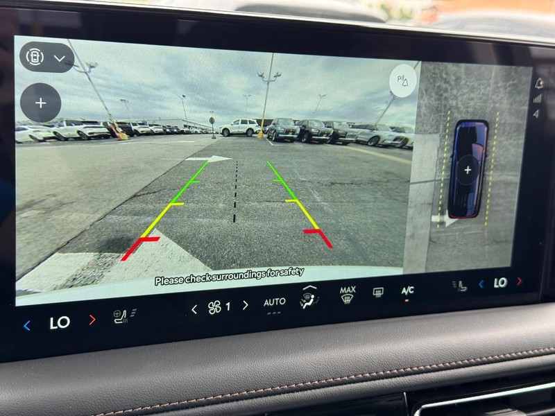 Lincoln Aviator Vehicle Full-screen Gallery Image 27