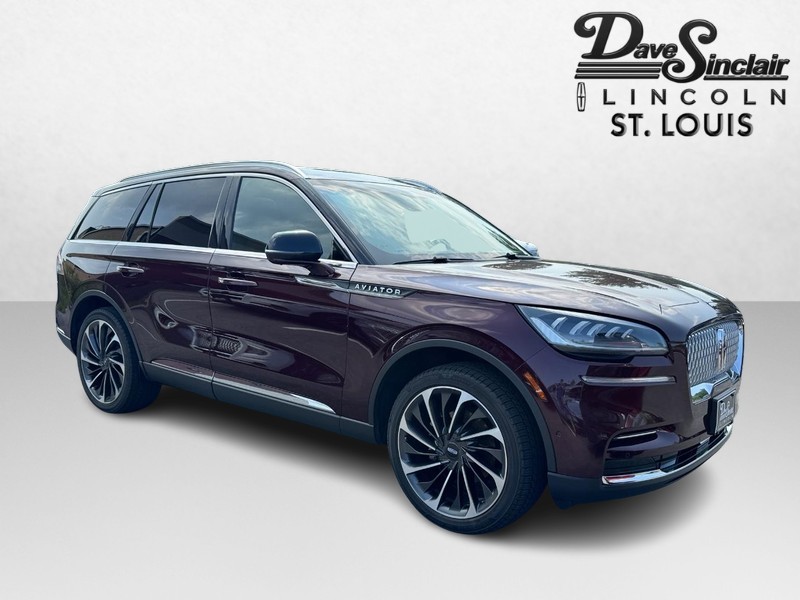 Lincoln Aviator Vehicle Full-screen Gallery Image 03