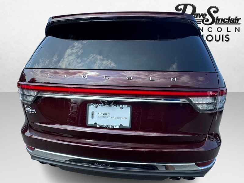 Lincoln Aviator Vehicle Full-screen Gallery Image 06