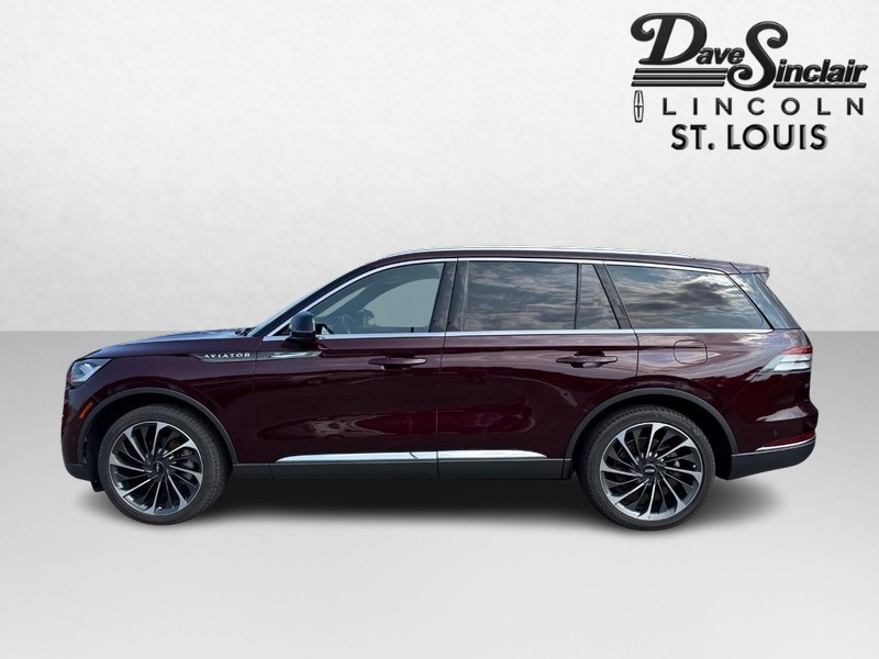 Lincoln Aviator Vehicle Full-screen Gallery Image 09