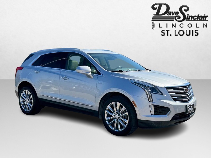 Cadillac XT5 Vehicle Full-screen Gallery Image 03
