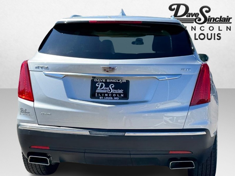 Cadillac XT5 Vehicle Full-screen Gallery Image 06