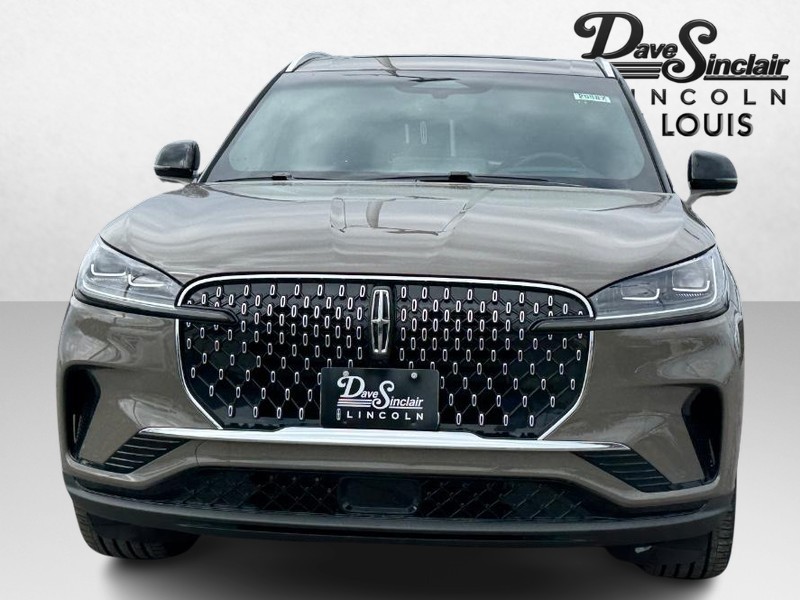 Lincoln Aviator Vehicle Full-screen Gallery Image 02